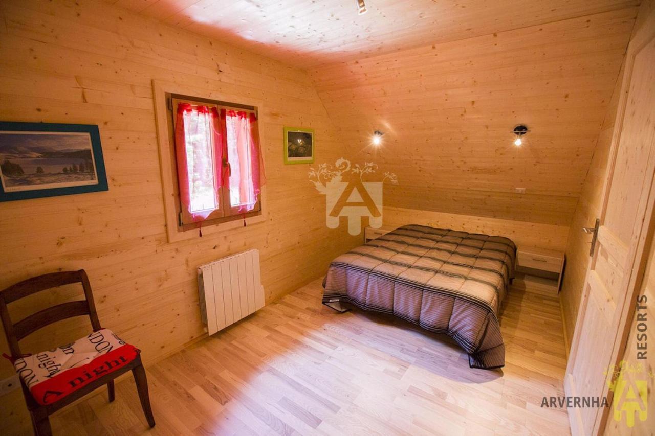 Chalet Des Noisettes Murol Eksteriør billede