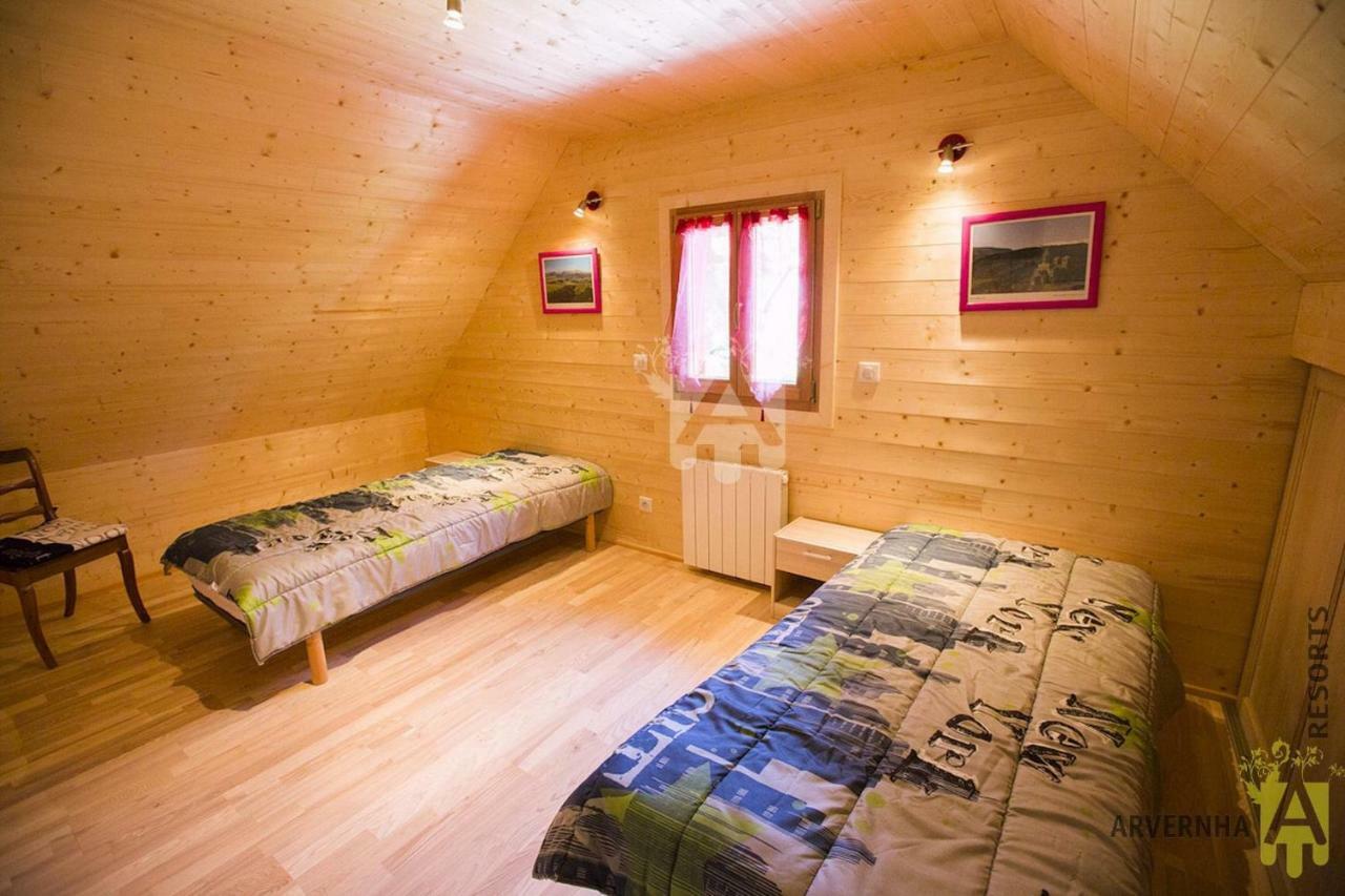 Chalet Des Noisettes Murol Eksteriør billede